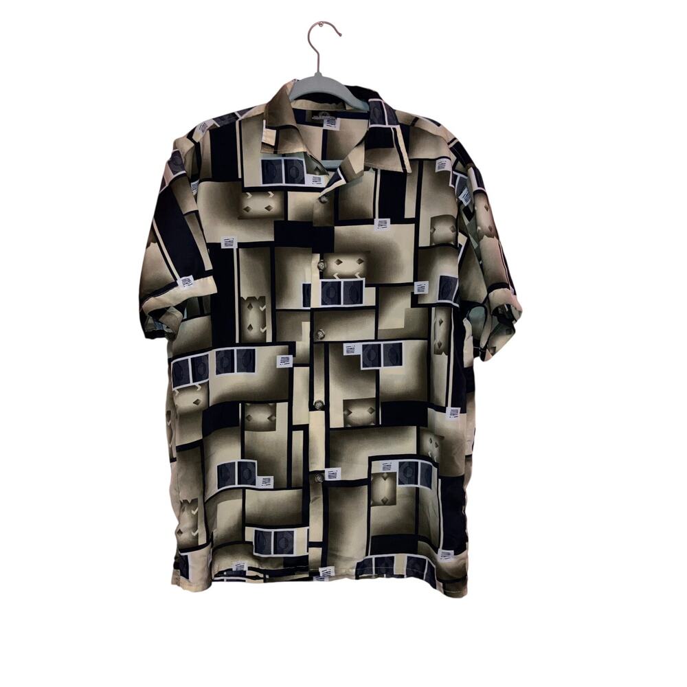 Solo Semore Abstract Print Button Down Shirt Compares to a size Large